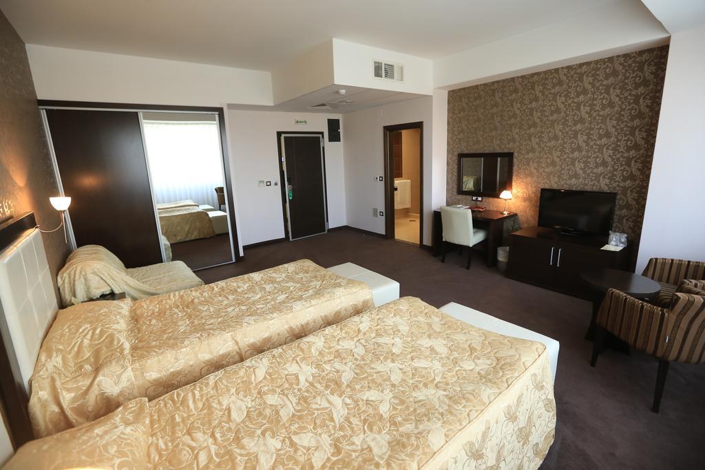 Tcc Grand Plaza Hotel Skopje Exteriér fotografie